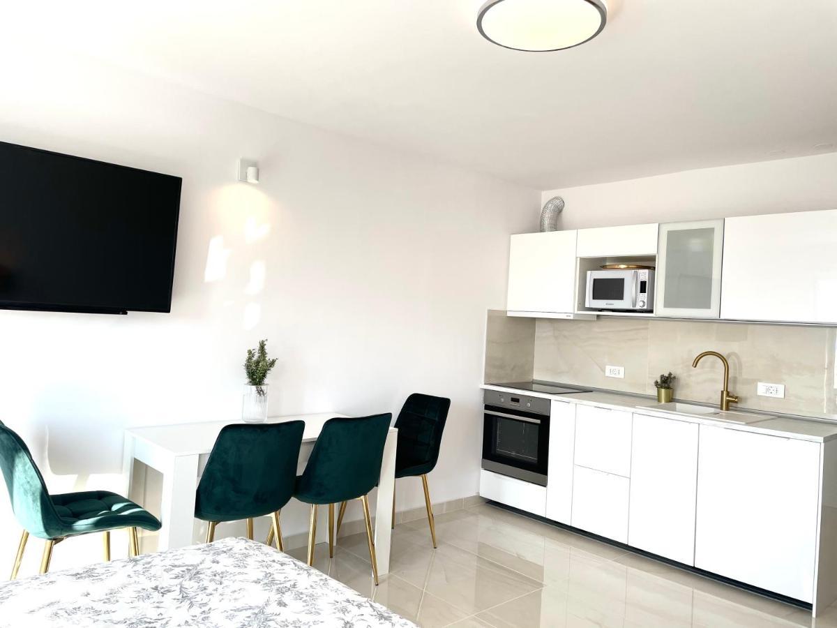 Apartment Vila ** 西尼卡 外观 照片